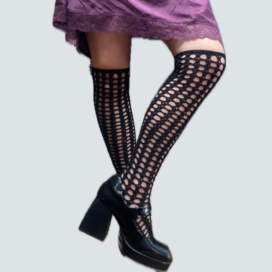 Tuberose Lace Knee Socks Pattern
